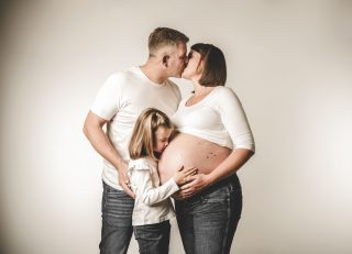 babybauch fotos beim fotograf in der naehe von kirchhain