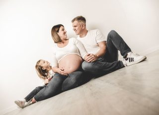 babybauch fotos beim fotograf in der naehe von kirchhain