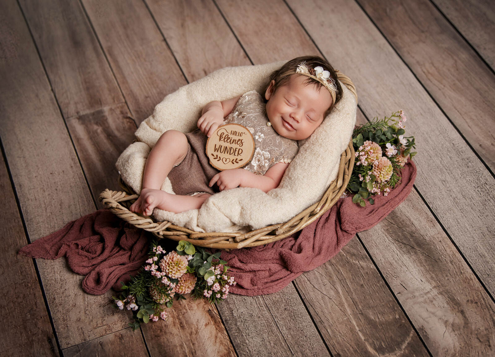 Baby Neugeborenen Fotostudio Fotograf Marburg Lauritis